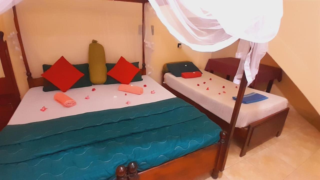 New Sea Lion Guest House Hikkaduwa Exterior photo